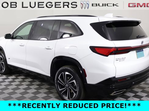 Certified 2025 Buick Enclave Sport Touring AWD/4WD image 6