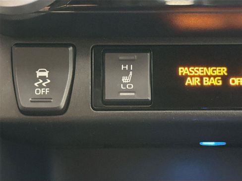 Used 2022 Toyota RAV4 XSE AWD/4WD image 7