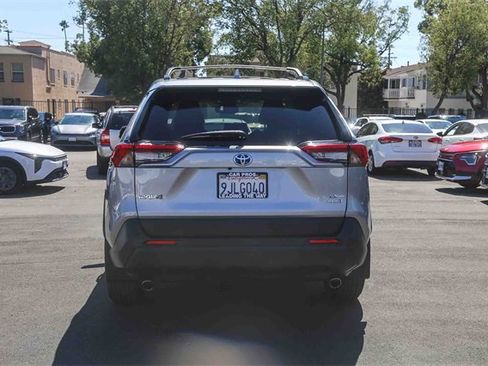 Used 2024 Toyota RAV4 LE image 9