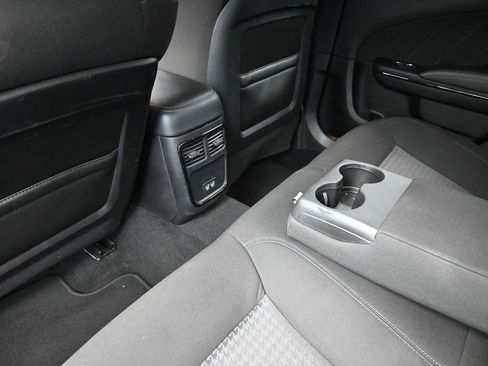 Used 2022 Dodge Charger R/T w/ Blacktop Package image 10