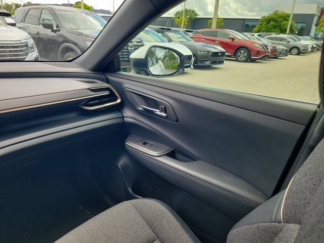 Used 2023 Toyota Crown AWD/4WD image 15