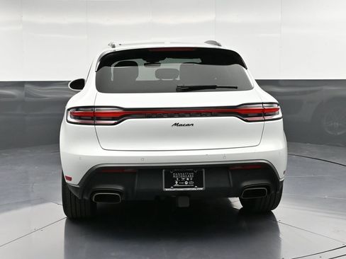 Certified 2022 Porsche Macan AWD/4WD image 7