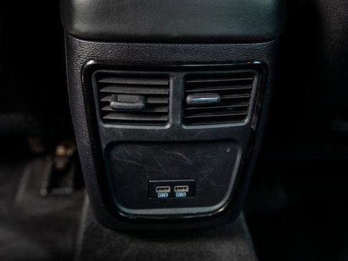 Used 2015 Chrysler 300 S image 29