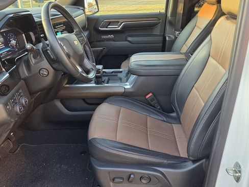 Used 2024 Chevrolet Silverado 1500 High Country w/ Z71 Off-Road Package image 7