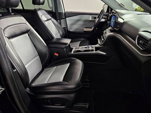 Used 2023 Ford Explorer XLT w/ Equipment Group 202A image 31