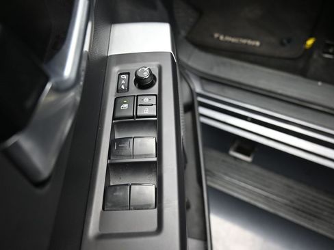 Used 2023 Toyota Tundra Platinum image 6