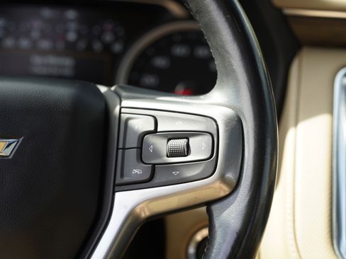 Used 2021 Chevrolet Suburban Premier w/ Premium Package image 22