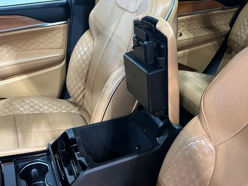 Used 2021 Jeep Grand Cherokee L Summit image 18