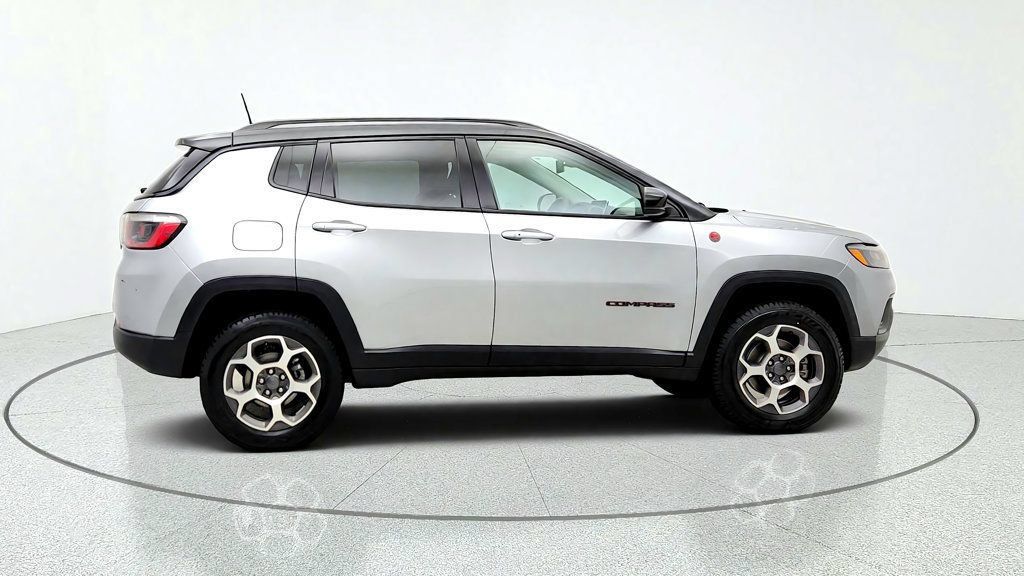 Used 2022 Jeep Compass Trailhawk w/ Sun and Sound Group AWD/4WD image 4