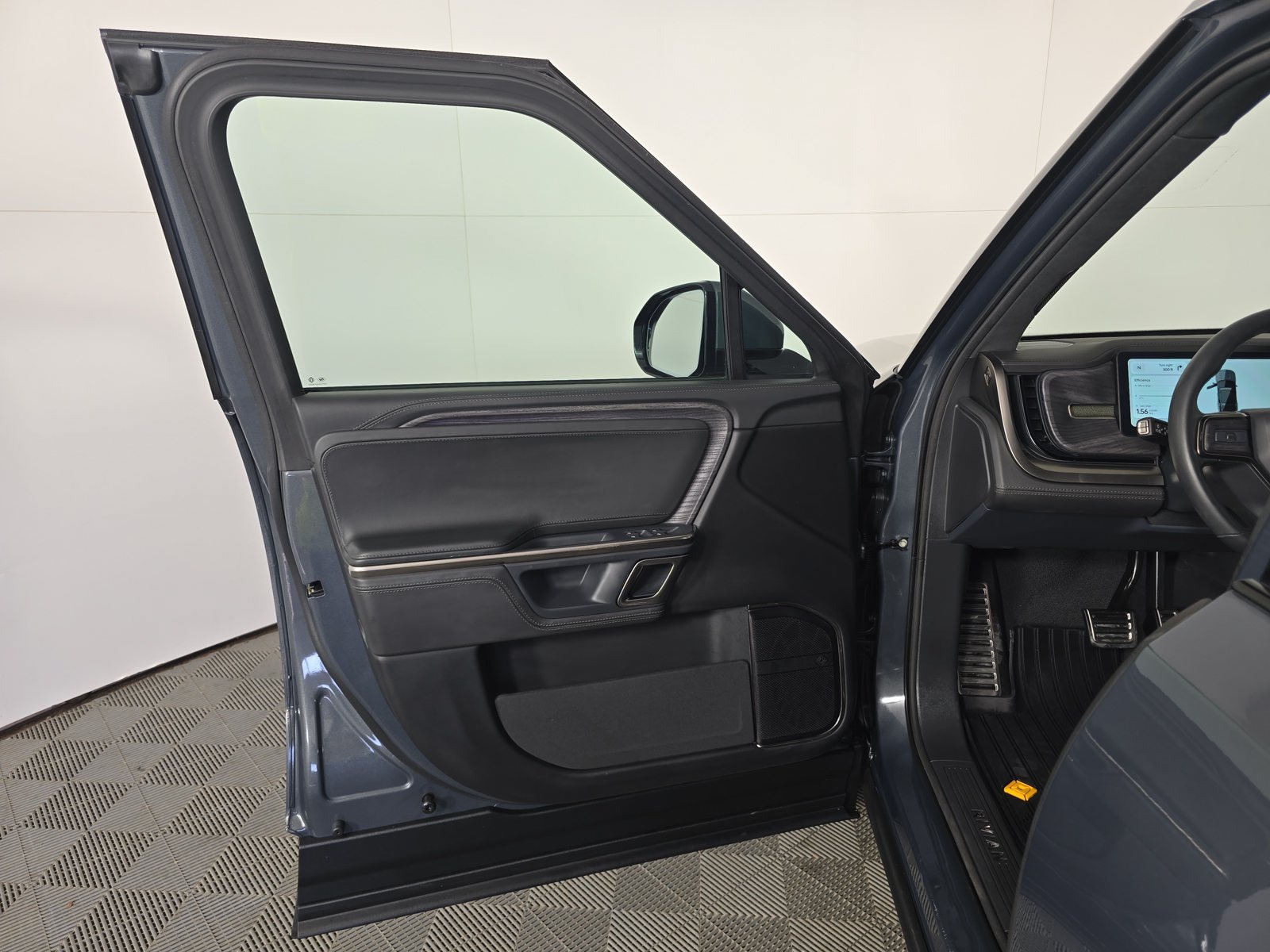 Used 2023 Rivian R1S Adventure Quad AWD/4WD image 16