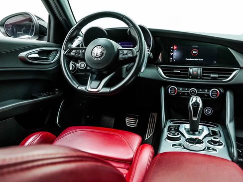 Used 2023 Alfa Romeo Giulia Veloce AWD/4WD image 24