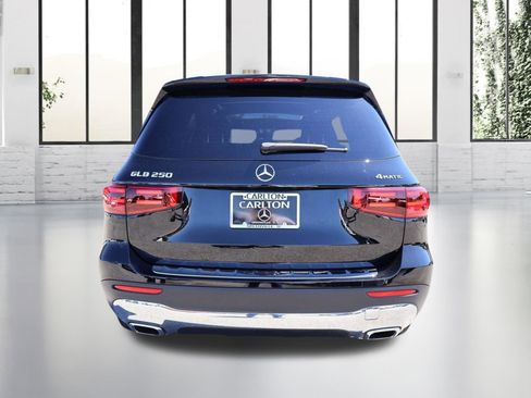 Certified 2026 Mercedes-Benz GLB 250 4MATIC image 4