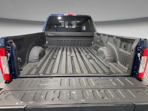 Used 2017 Ford F250 XLT w/ XLT Premium Package AWD/4WD image 9