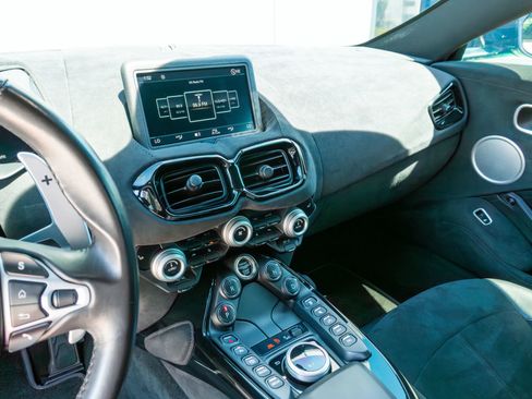 Used 2020 Aston Martin V8 Vantage Coupe RWD image 47