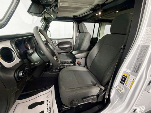 Used 2024 Jeep Wrangler Willys image 19