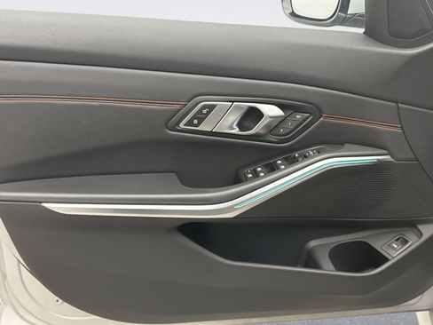 Used 2019 BMW 330i xDrive Sedan w/ Premium Package image 9