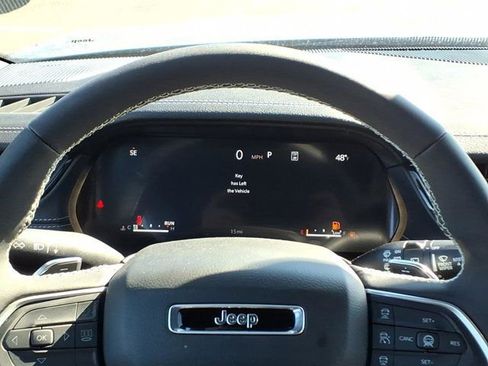 New 2026 Jeep Grand Cherokee Limited w/ Limited Altitude Package AWD/4WD image 11