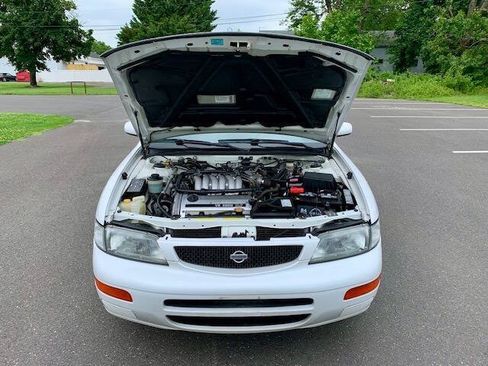 Used 1996 Nissan Maxima GLE FWD image 2