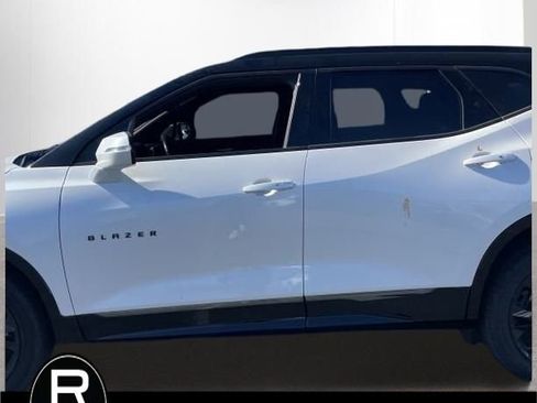 Used 2022 Chevrolet Blazer RS w/ Enhanced Convenience Package image 9