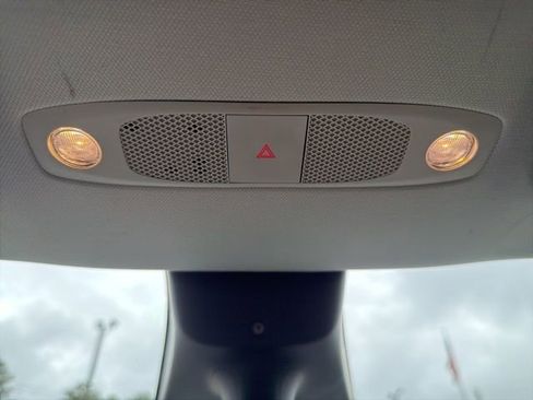 Used 2022 Tesla Model Y Performance image 27