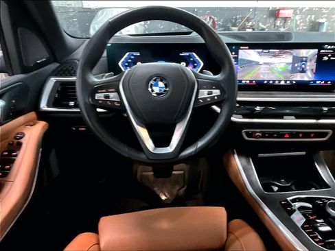 Certified 2024 BMW X5 xDrive40i w/ Premium Package image 7