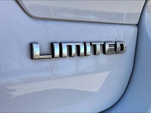 Used 2023 Jeep Grand Cherokee Limited image 42