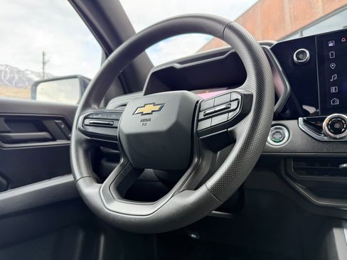 Used 2024 Chevrolet Colorado W/T w/ Safety Package image 9