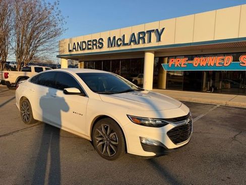 Used 2022 Chevrolet Malibu RS image 1