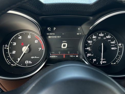 Used 2018 Alfa Romeo Stelvio Ti Sport image 29