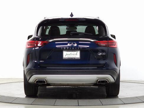 Used 2021 INFINITI QX50 Essential w/ Convenience Package image 8