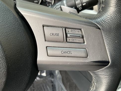 Used 2010 Subaru Outback 2.5i Limited image 30