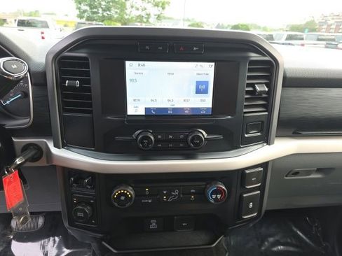 Used 2021 Ford F150 XLT image 30