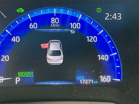 Used 2021 Toyota Corolla LE image 12