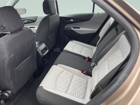 Used 2018 Chevrolet Equinox LS image 11
