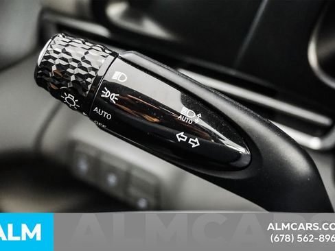 Used 2025 Hyundai Elantra SE image 27