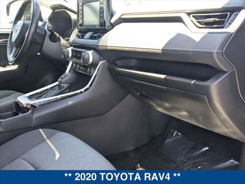 Used 2020 Toyota RAV4 XLE w/ Convenience Package FWD image 22
