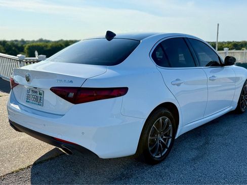 Used 2018 Alfa Romeo Giulia AWD image 5