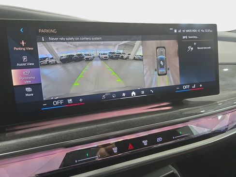 Certified 2023 BMW i7 xDrive60 w/ Executive Package 2 AWD/4WD image 18