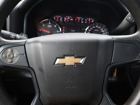 Used 2018 Chevrolet Silverado 1500 Custom w/ Custom Value Package AWD/4WD image 19