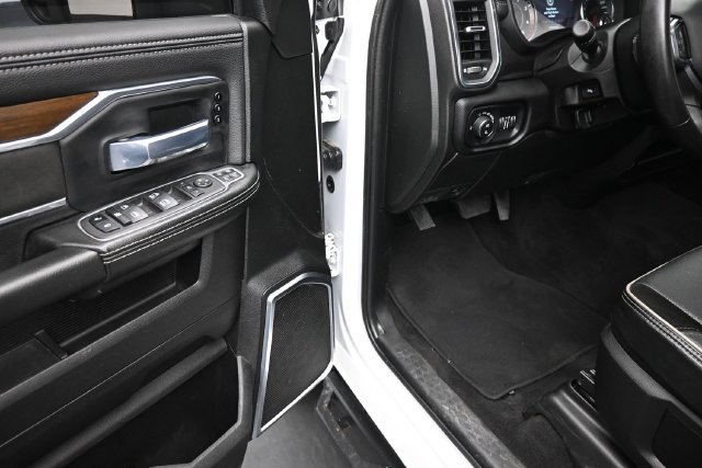 Used 2024 RAM 2500 Laramie AWD/4WD image 18