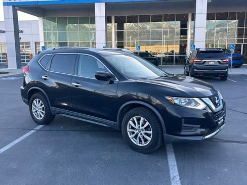 Used 2017 Nissan Rogue SV AWD/4WD image 27