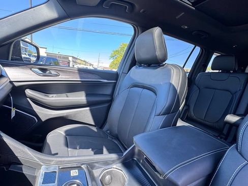 New 2027 Jeep Grand Cherokee L Limited AWD/4WD image 15