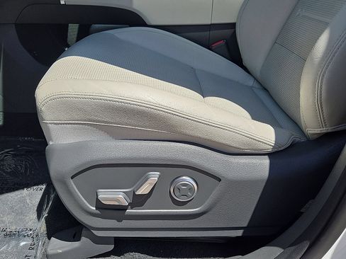 Used 2024 Hyundai Santa Fe Limited AWD/4WD image 23
