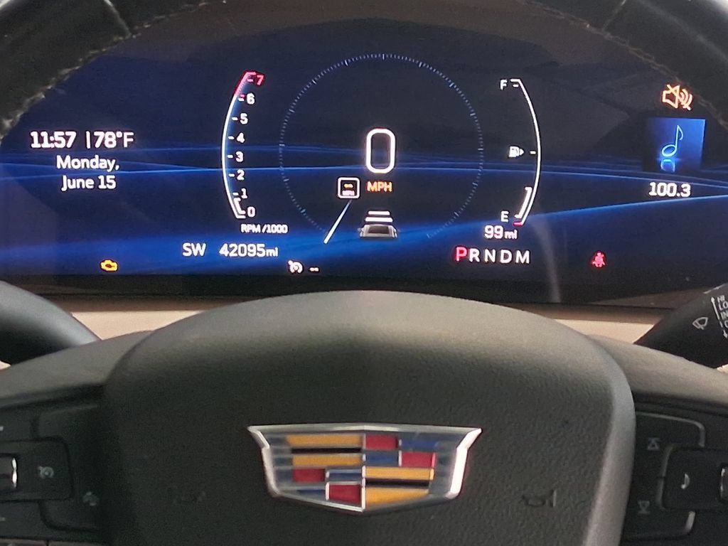Certified 2024 Cadillac XT4 Luxury FWD image 13