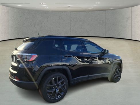 New 2026 Jeep Compass Latitude AWD/4WD image 4