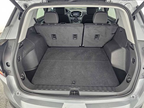 Used 2023 GMC Terrain SLE w/ Driver Convenience Package image 14