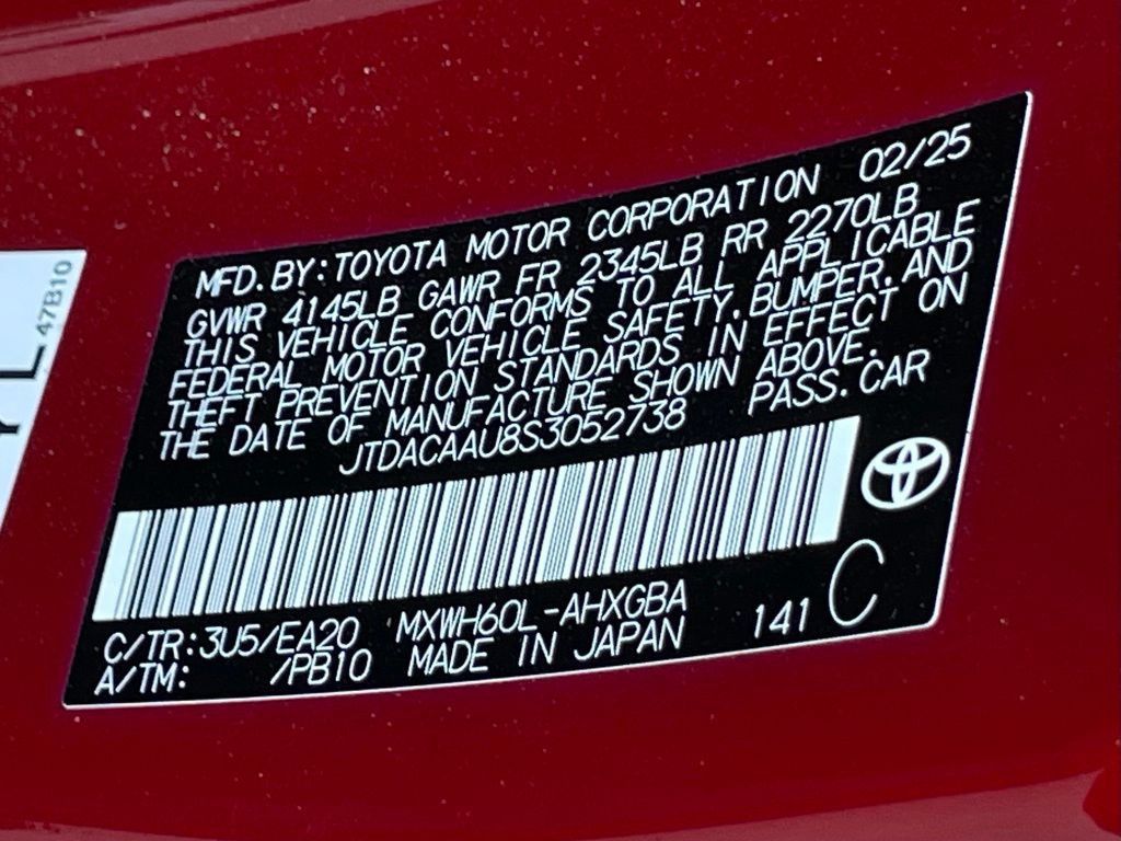 Used 2025 Toyota Prius XLE FWD image 34