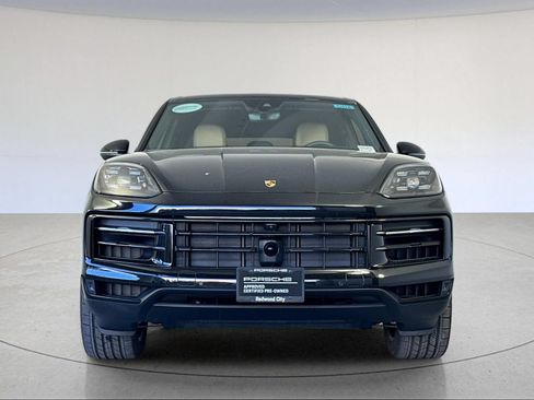 Certified 2026 Porsche Cayenne AWD/4WD image 11
