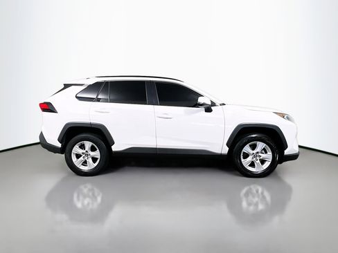 Used 2021 Toyota RAV4 XLE w/ Convenience Package image 3