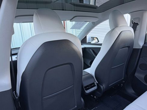 Used 2023 Tesla Model Y Performance image 36